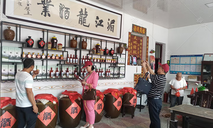 11-23将湄江龙酒业打造成湄江招牌旅游景点