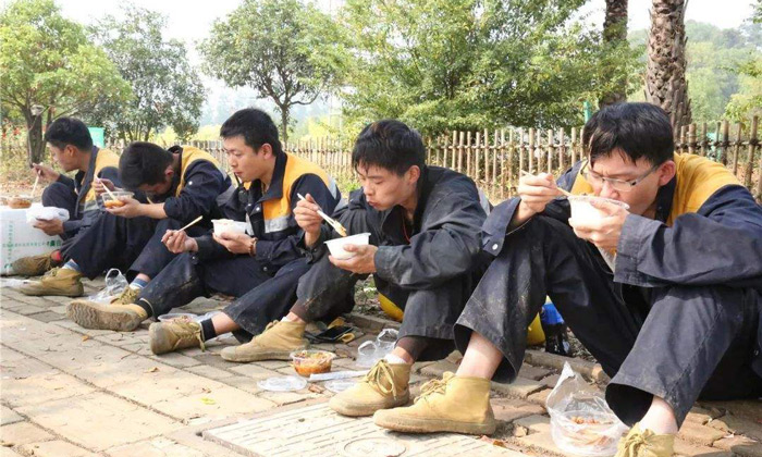 3.25吃饭-住缩等基本开销上涨，只能随便应付