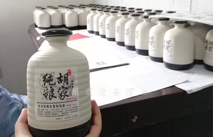 瓶装高粱酒