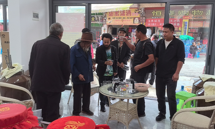 爱酒者口口传播，上门买酒者越来越多
